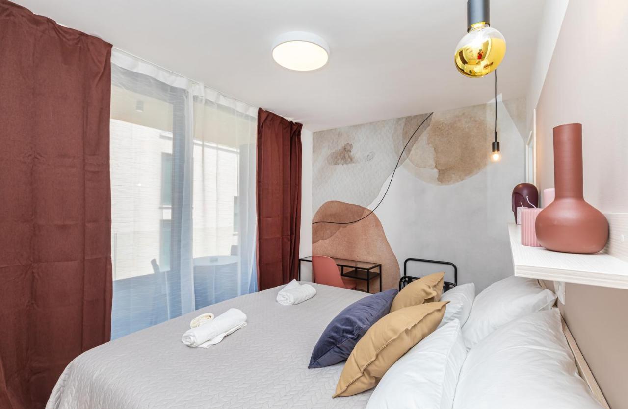 Sunny Lol Port Apartments In The City Centre ドゥブロブニク エクステリア 写真