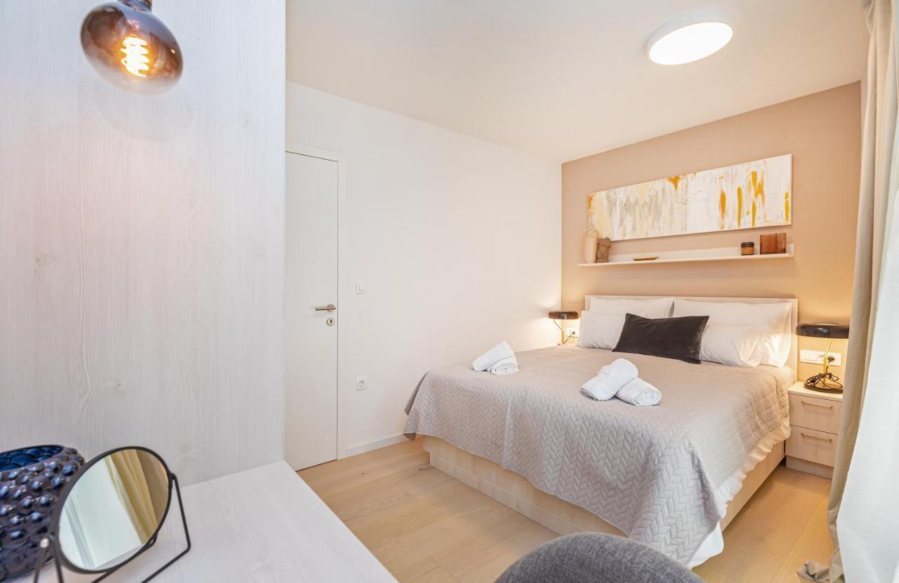 Sunny Lol Port Apartments In The City Centre ドゥブロブニク エクステリア 写真