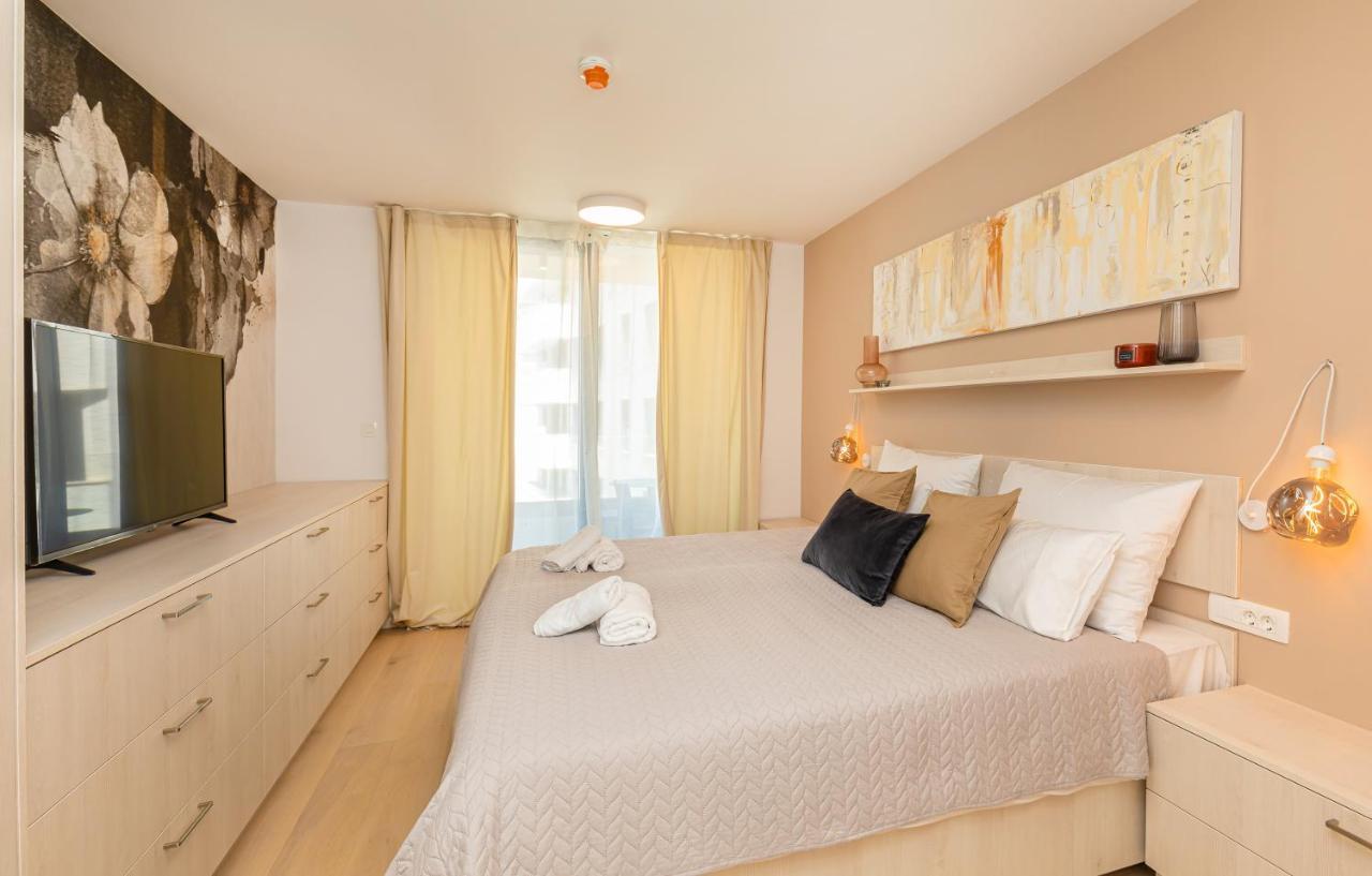 Sunny Lol Port Apartments In The City Centre ドゥブロブニク エクステリア 写真